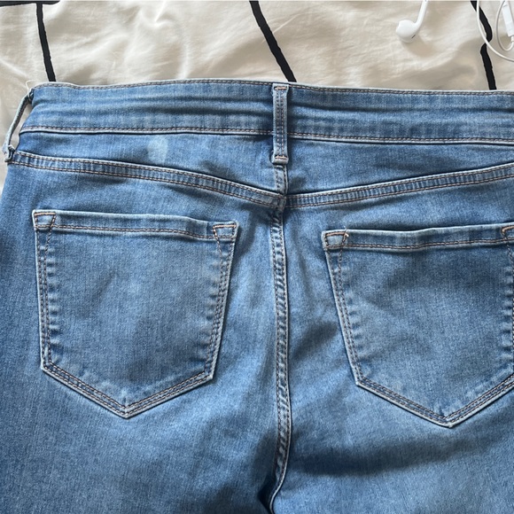 Frayed ankle skinny jeans with knee slit (Old Navy Rockstar) - Picture 3 of 4